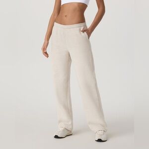 NWT‎ Vuori Restore Straight Leg Sweatpant Bone Heather Medium
